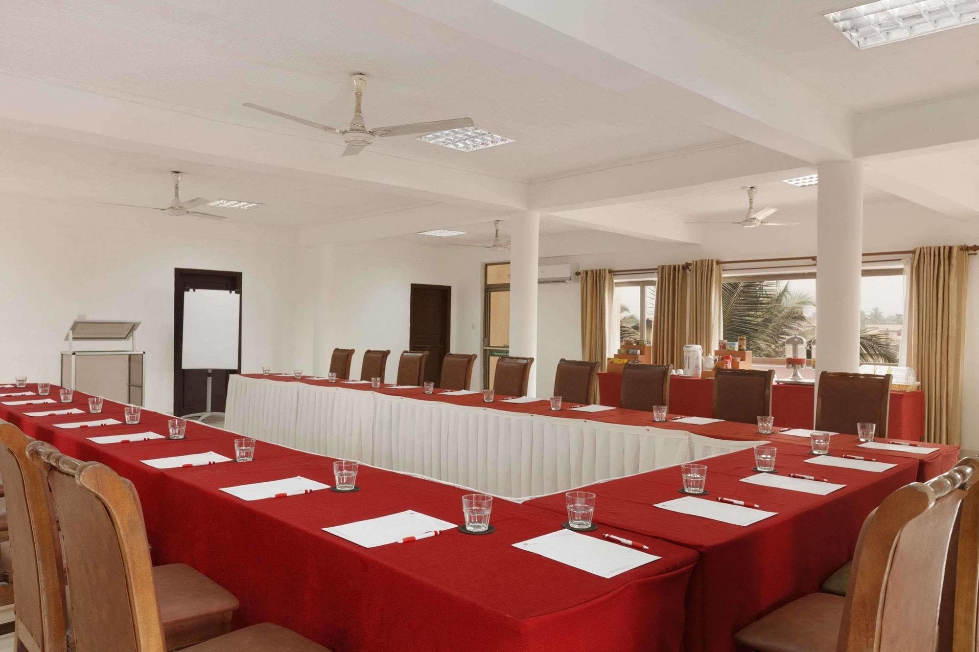 Ramada Resort Accra Eksteriør bilde