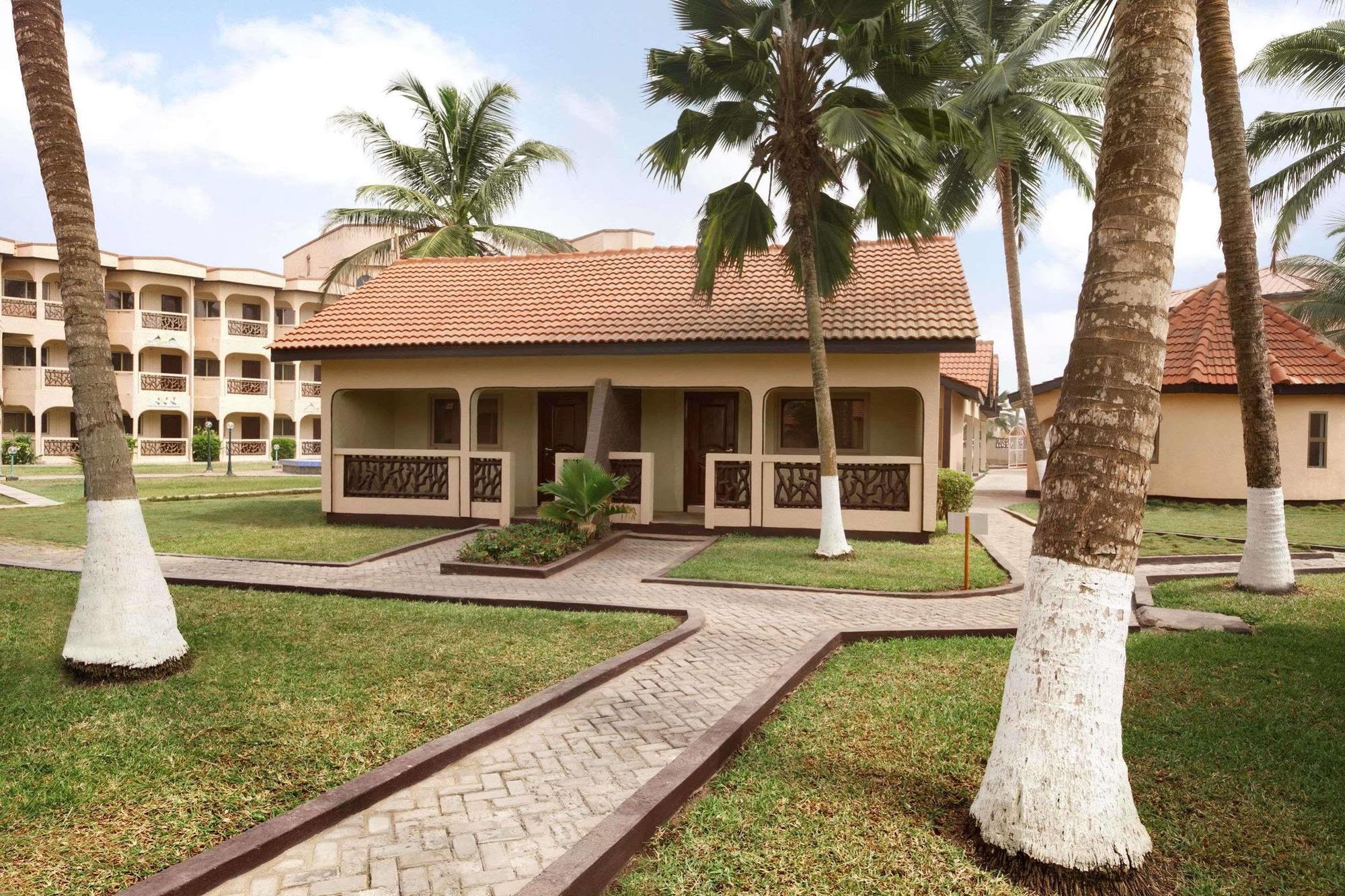Ramada Resort Accra Eksteriør bilde